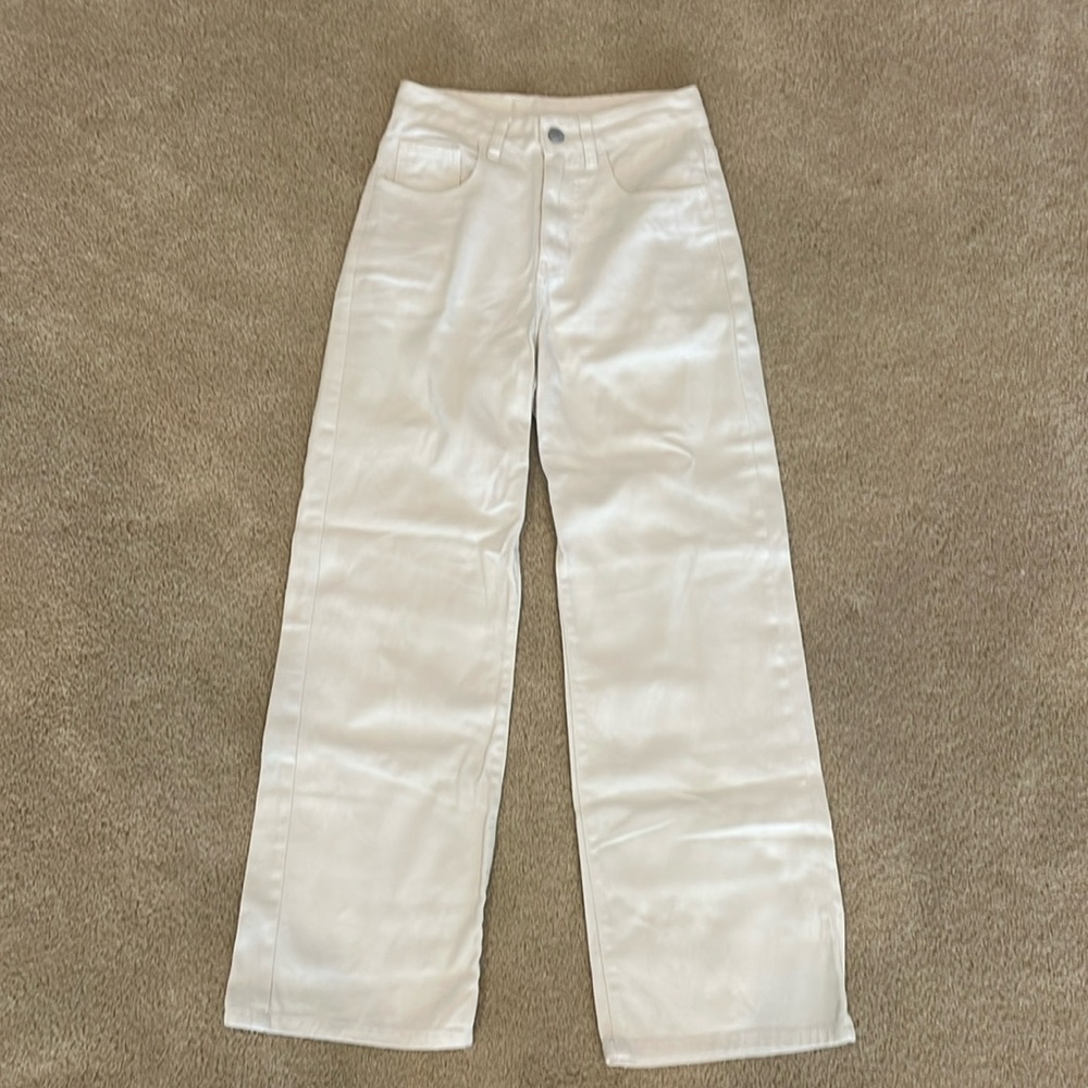 Shein white jeans, high waisted, women’s 26x32, a few spots on back.